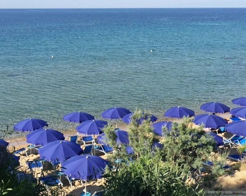 iGV Club Vacanze Le Castella Esterno foto